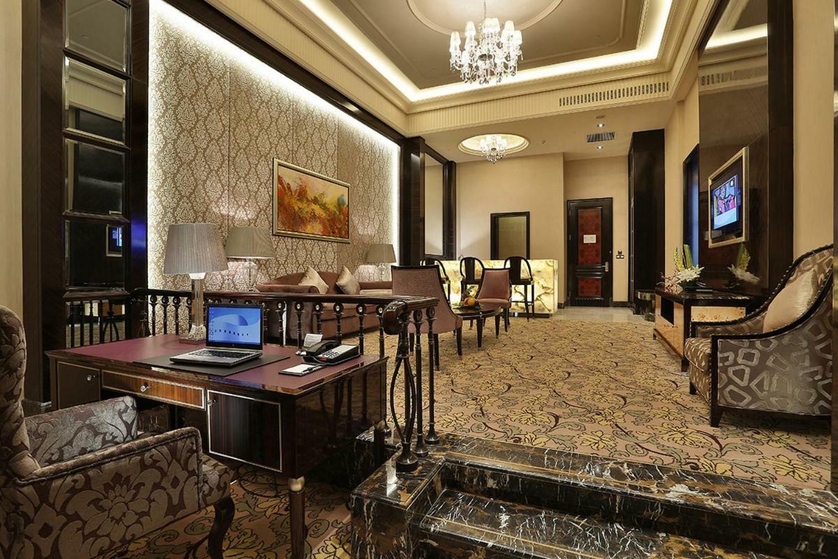 Howard Johnson Agile Plaza Chengdu Exterior foto